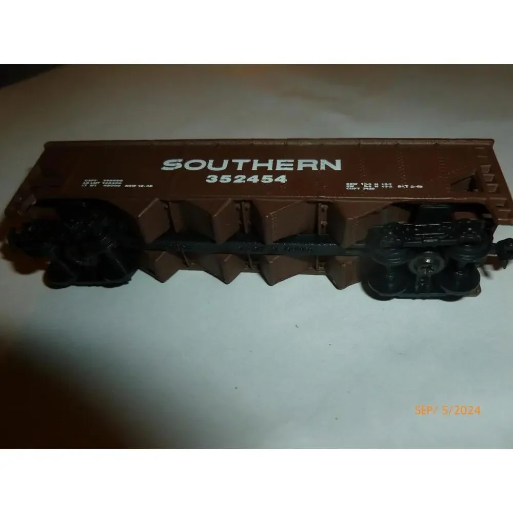 Maisto On Track Southern (SOU) Collectible Train Car‎ Toy Diecast